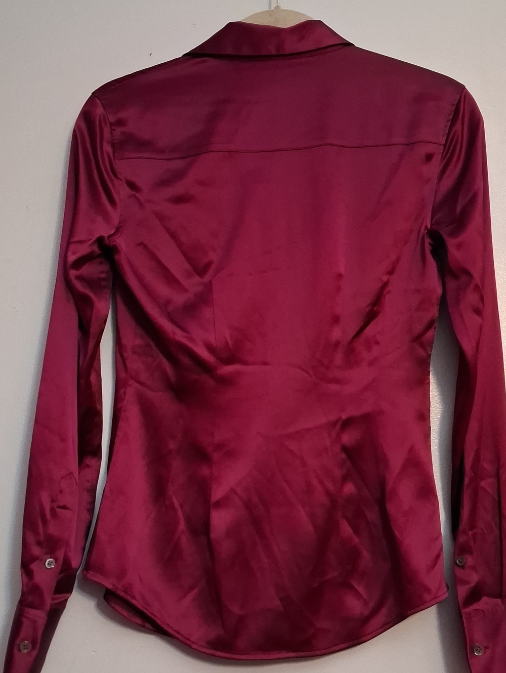 Theory Size (P) Small Women's 93% Silk Satin Button-Up Blouse in Burgundy. - Picture 6 of 15